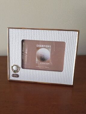 Amscan White Textured Golf Themed Photo Frame with Gold Trim 4x6